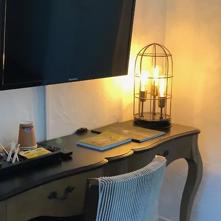 L'estacade Hotel