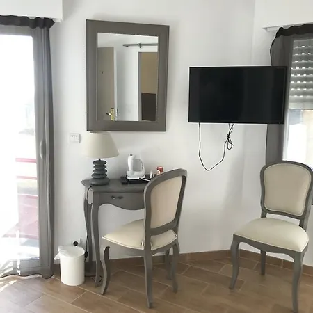 Hotel L'estacade 3*